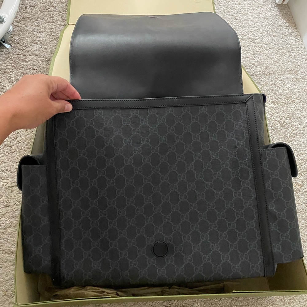GUCCI GG Supreme Monogram Web Leather Adjustable Messenger Diaper Bag Black Red - Picture 2 of 10